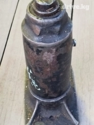 Продаю домкрат . СССР . 8 тонник
