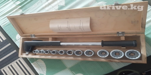 Продаю динамометрический ключ раритетный новый с хранении