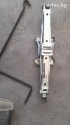 Продаю Оригинал домкрат легковой Лексус все модели кроме Внедорожников