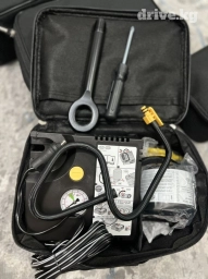 Насос компрессорный новый Комплект для ремонта шин, включающий в