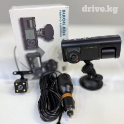 Авторегистратор с тройной камерой STA-VISION — это современное