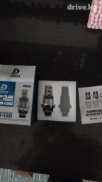 Продаю одну лампочку D2s новая