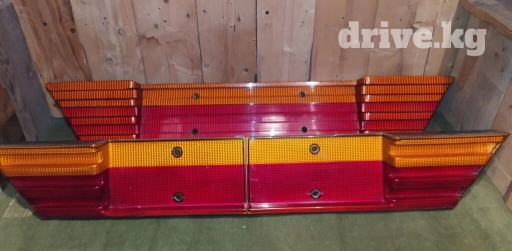 Продаю две оригинальные бленды на Мерседес w124. Устанавливается