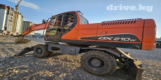 Экскаватор, 2010 г.