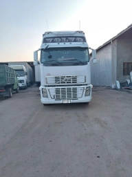 Тягач, Volvo, Тентованный