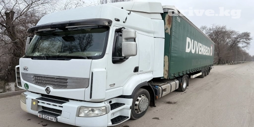Тягач, Renault, 2012 г., Шторный