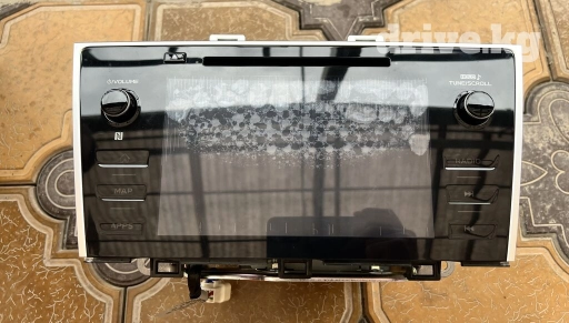 Продаю монитор на Subaru Outback (BS) от комплектации Limited Harman