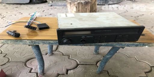 Продаю магнитолу на пассат б3 родной в оригинале Почти новый все