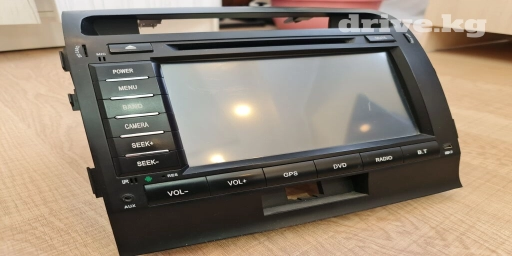 Магнитола TLC 200 в хорошем состоянии, родная магнитола