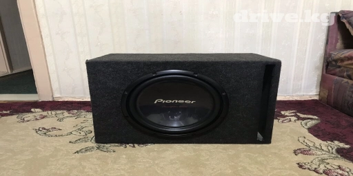 Сабвуфер Пионер для авто в отличном состоянии, долбит мощно, действует