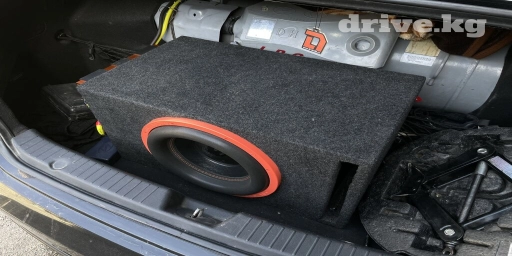 Продаю савбуфер DLAUDIO PIRANHA играет очень хорошо торг минимальный