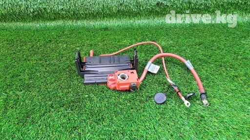 Аккумулятора Клемма Е90 6 988 974 Год 2004 В отличном состоянии