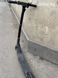 Самакат KUGOO надо сделать ремонт 
 цена не оканчательно