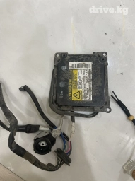 Блок ксенона б/у на дальний свет в оригинале Lexus LX 570