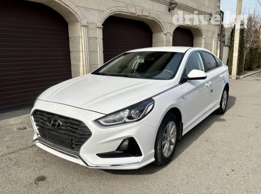 Сдаю в аренду: Легковое авто