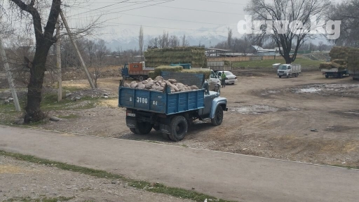 Заказываем камень новоз чернозём жом гравий отсев песок щебень и ТД