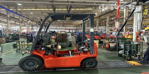 Требуются мастер, моторист, слесарь. Требуются Мастера В крупнейший в