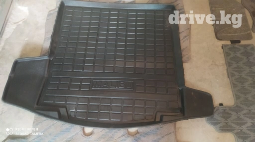 Родные Резиновые Полики Для багажника Nissan, цвет - Черный, Б/у, Самовывоз