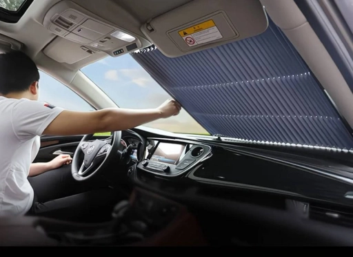 Авто-шторка от солнца (роликовая)