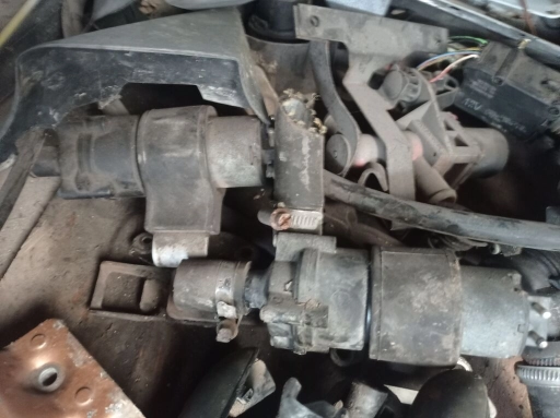 Продается насосы водяные на спринтер сди тди привозные из Европы