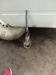 Продается амортизаторы передние и задние на спринтер сди тди и на