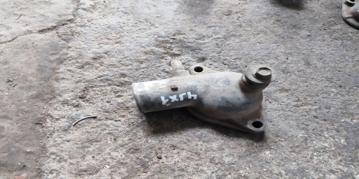 Isuzu 4JX1 крышка термостата, Исузу корпус термостата 3.0 дизель СМ