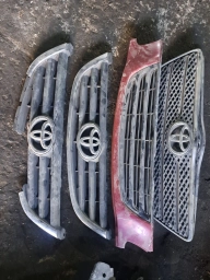 Решетка радиатора Toyota Б/у, Оригинал