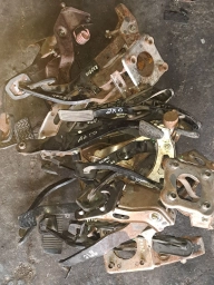 Оригинальные контрактные из Европы б/у педали на Тойота Авенсис 1