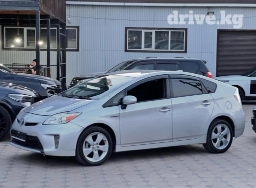 Продаю в хорошем состоянии Toyota prius