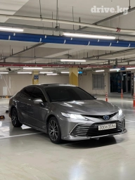 TOYOTA CAMRY XLE 75 hybrid