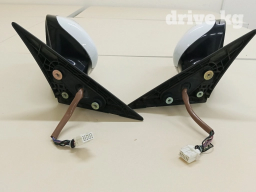 Боковое зеркала